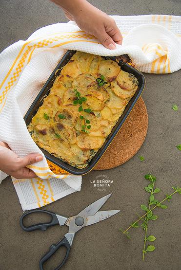 Gratinado de Papas con Gruyere y Espinaca - La Señora Bonita